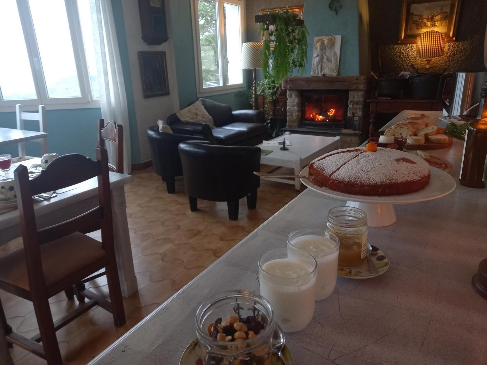 B&B Le Camelie Del Bosco Baiardo 외부 사진