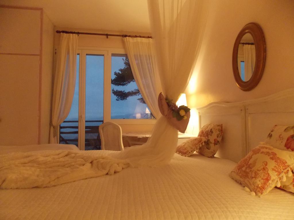 B&B Le Camelie Del Bosco Baiardo 객실 사진