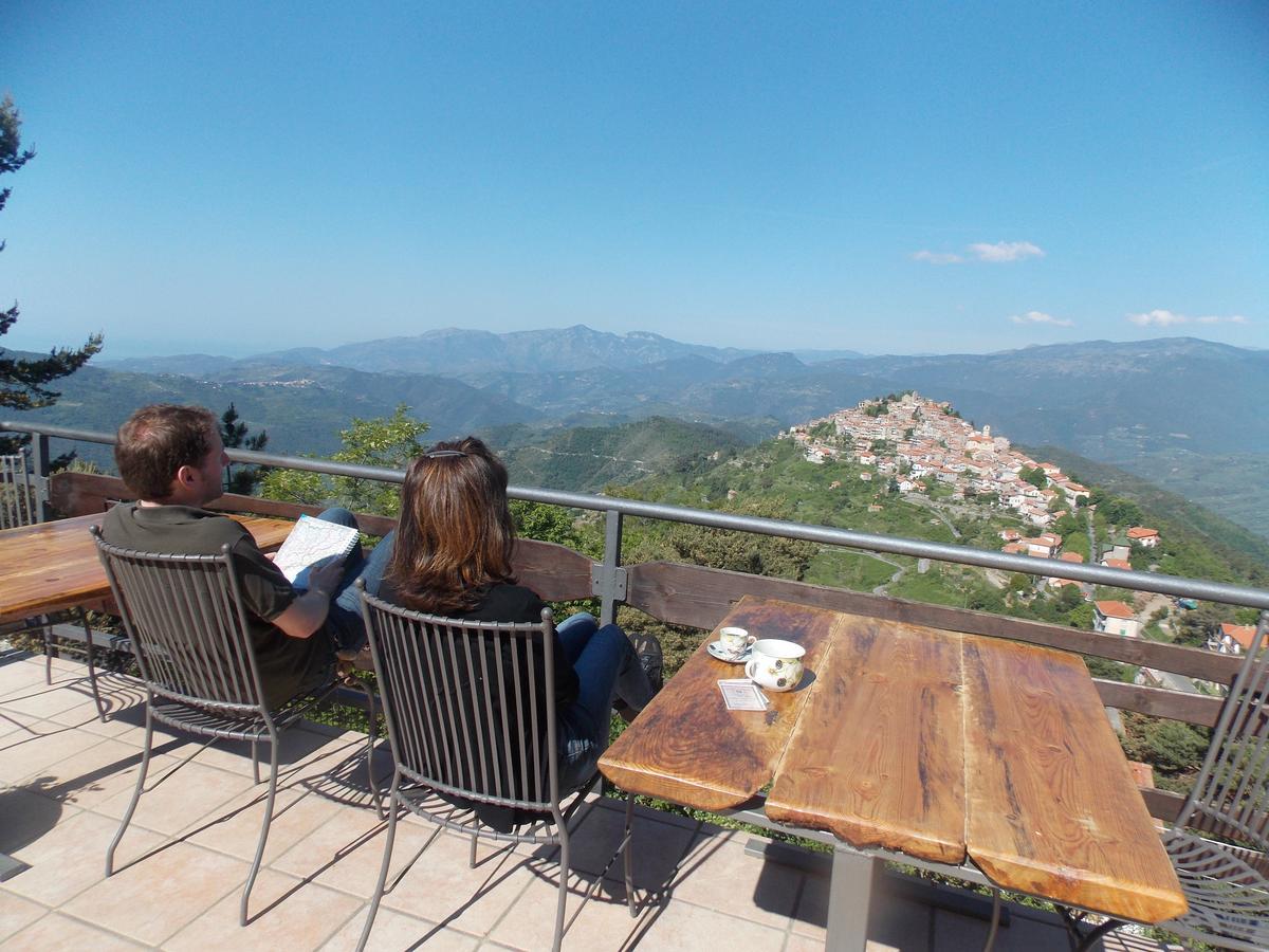 B&B Le Camelie Del Bosco Baiardo 외부 사진