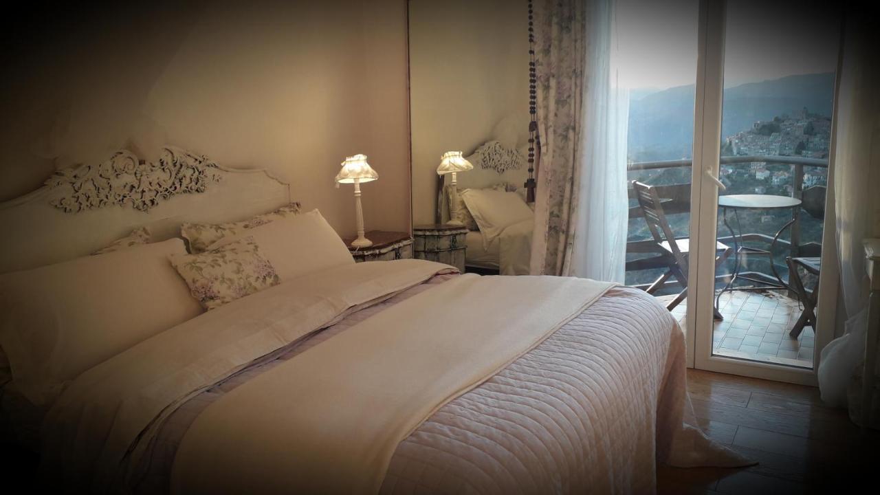 B&B Le Camelie Del Bosco Baiardo 외부 사진